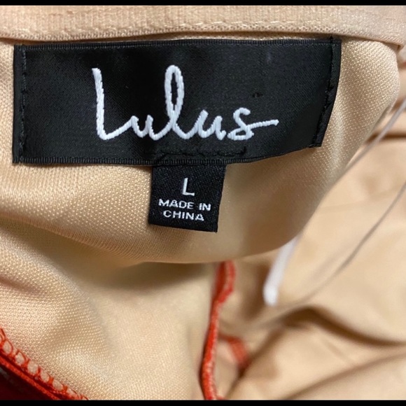 Lulu’s Maci Red Lace Dress NWT - Picture 4 of 5